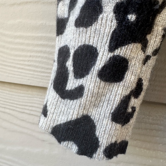 White + Warren Gray Animal Print 100% Cashmere Sweater Womens Size Small - Picture 6 of 9